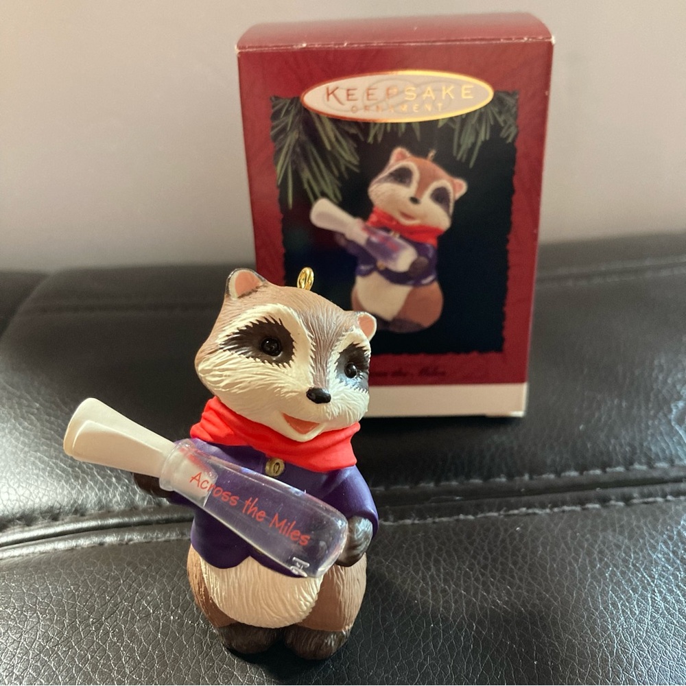 VTG 1994 Hallmark Keepsake Ornament Across The Miles